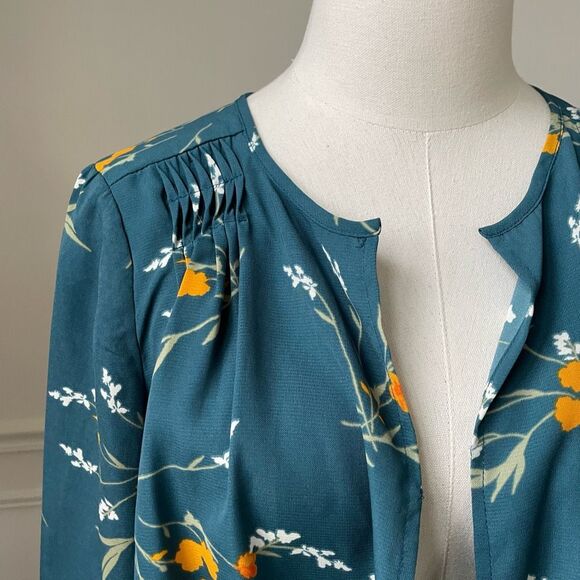 Collective Concept Stitch Fix Open Front Knotted Green Floral Blouse M Petite - Picture 3 of 9